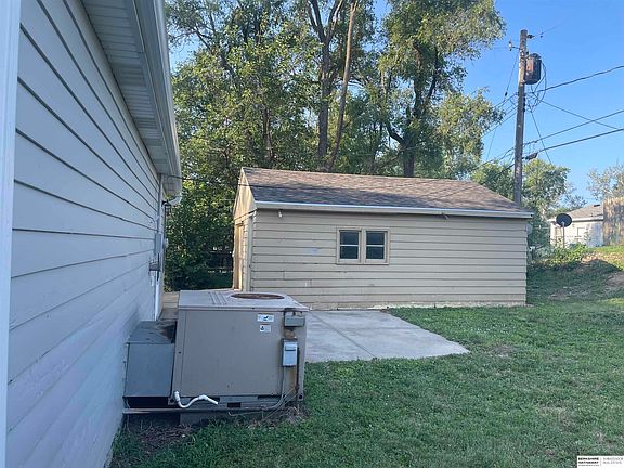 2nd image of 7422 S 70th St