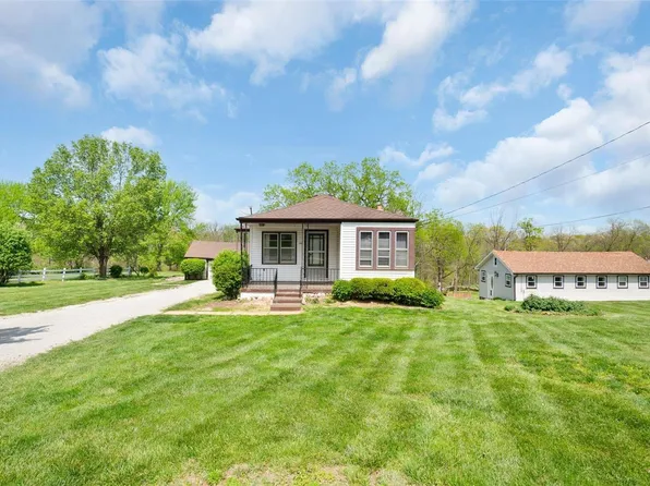 3101 Carlton Dr, High Ridge, MO 63049