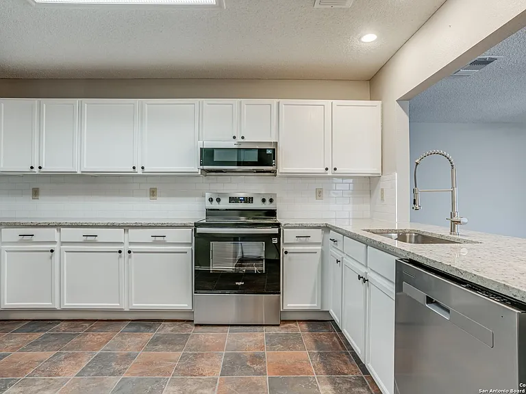 16522 Alwick Ln — Photo 10