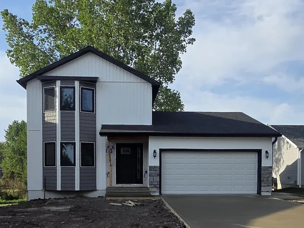 122 1st St, Valparaiso, NE 68065