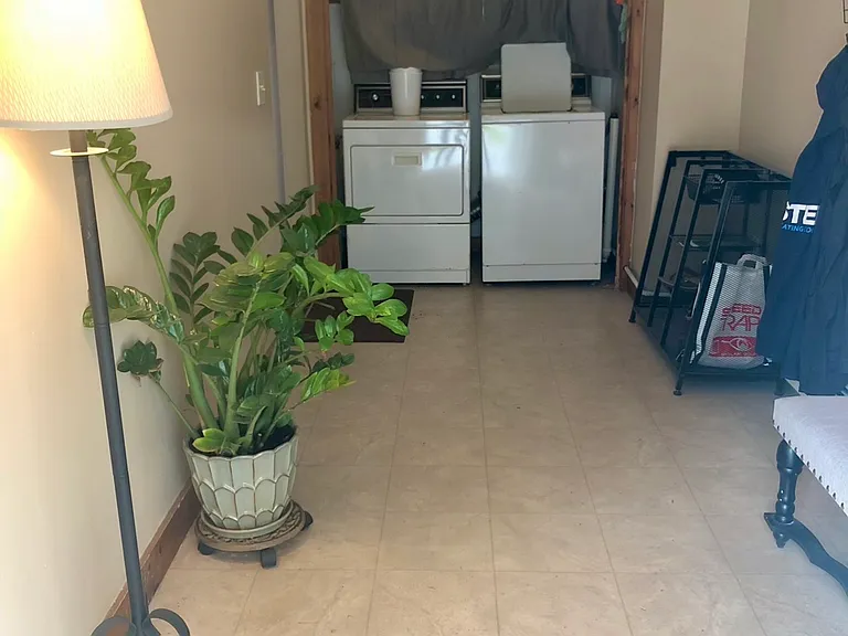 170 Robin Hill Rd — Photo 2