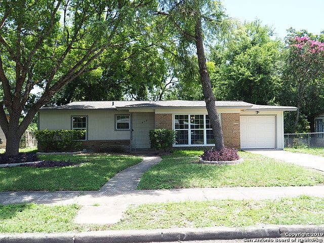 1st image of 442 Basswood Dr