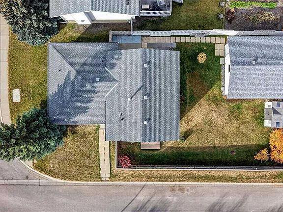 4th image of 616 S 18th St SE