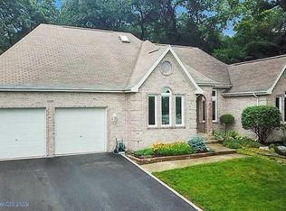 1328 Lakeview Dr, Schererville, IN 46375