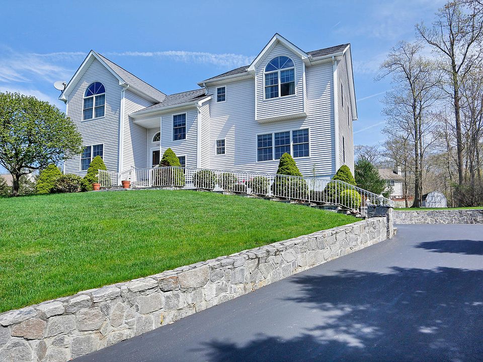 1st image of 1285 Park Ln