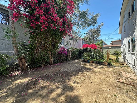 3rd image of 629 Hardin Dr #1