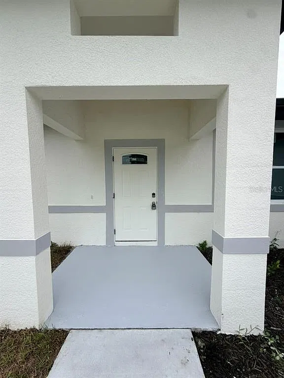 4 bed, 3.0 bath, 2000 sqft, $2,400 — Photo 4