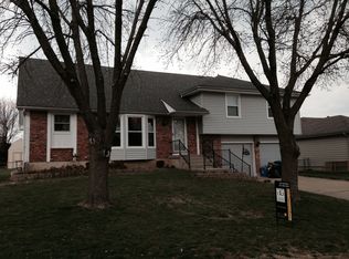 1206 Lee Ln, Raymore, MO 64083