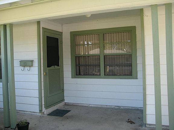 4th image of 902 N Circle Dr