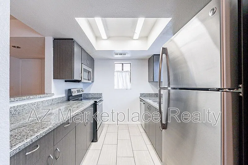 2 bed, 2.0 bath, 1130 sqft, $1,695 — Photo 2
