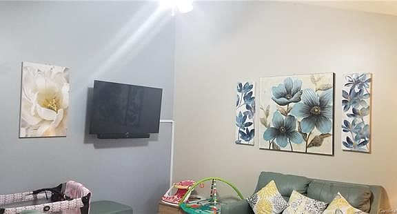 2nd image of 8241 Kings Creek Dr