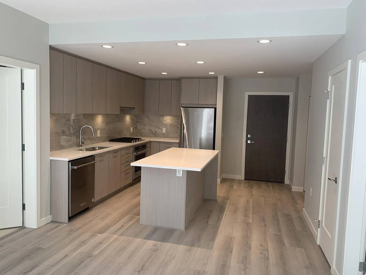 615 Cottonwood Ave #320 photo 1