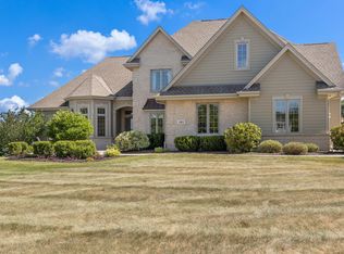 103 Kestrel Way, Hartland, WI 53029
