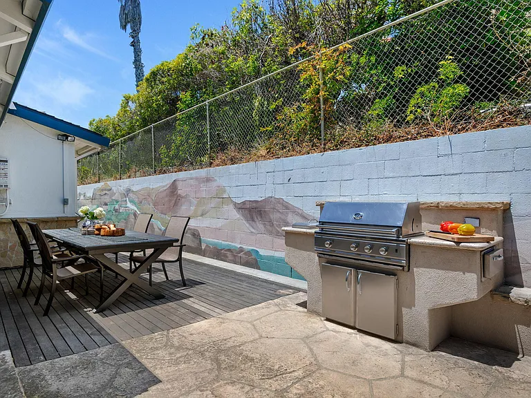 964 Garcia Rd — Photo 1