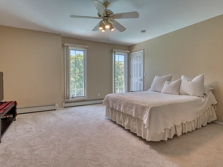 60 Dundee Ln — Photo 7