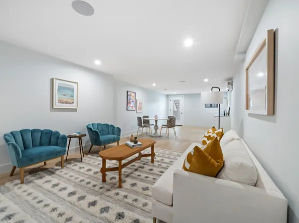 355 Monroe Street image 14 of 18