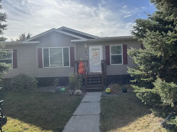 8 E 4th Ave, Groton, SD 57445