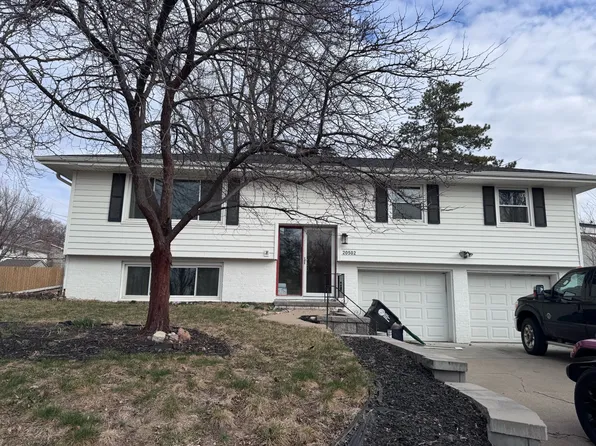 20502 Cleveland St, Elkhorn, NE 68022