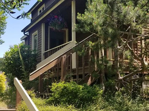 2nd image of 1231 Blaine St