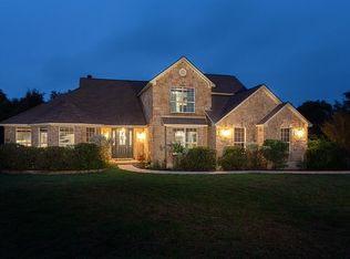 204 Meadows Ln, Dripping Springs, TX 78620