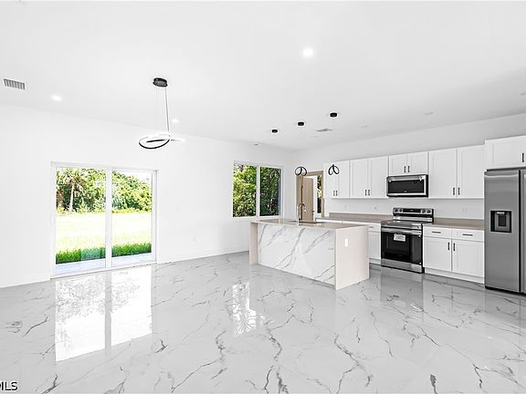 2nd image of 718 Robert Ave