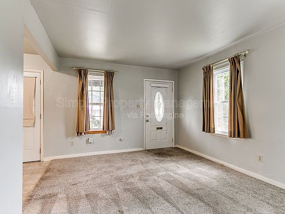 4th image of 810 N Marshall Dr