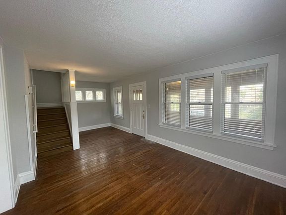 3rd image of 3339 Dupont Ave N