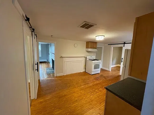 2 bed, 1000 sqft, $1,950 — Photo 4