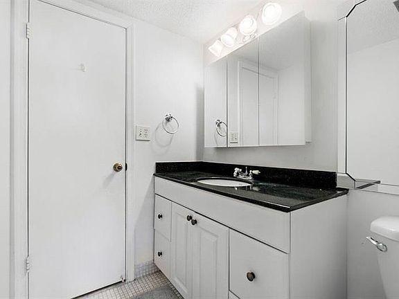 4th image of 1200 S Flagler Dr APT 1106