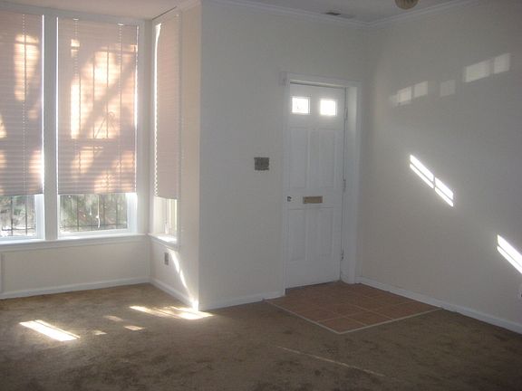Living Room/Foyer