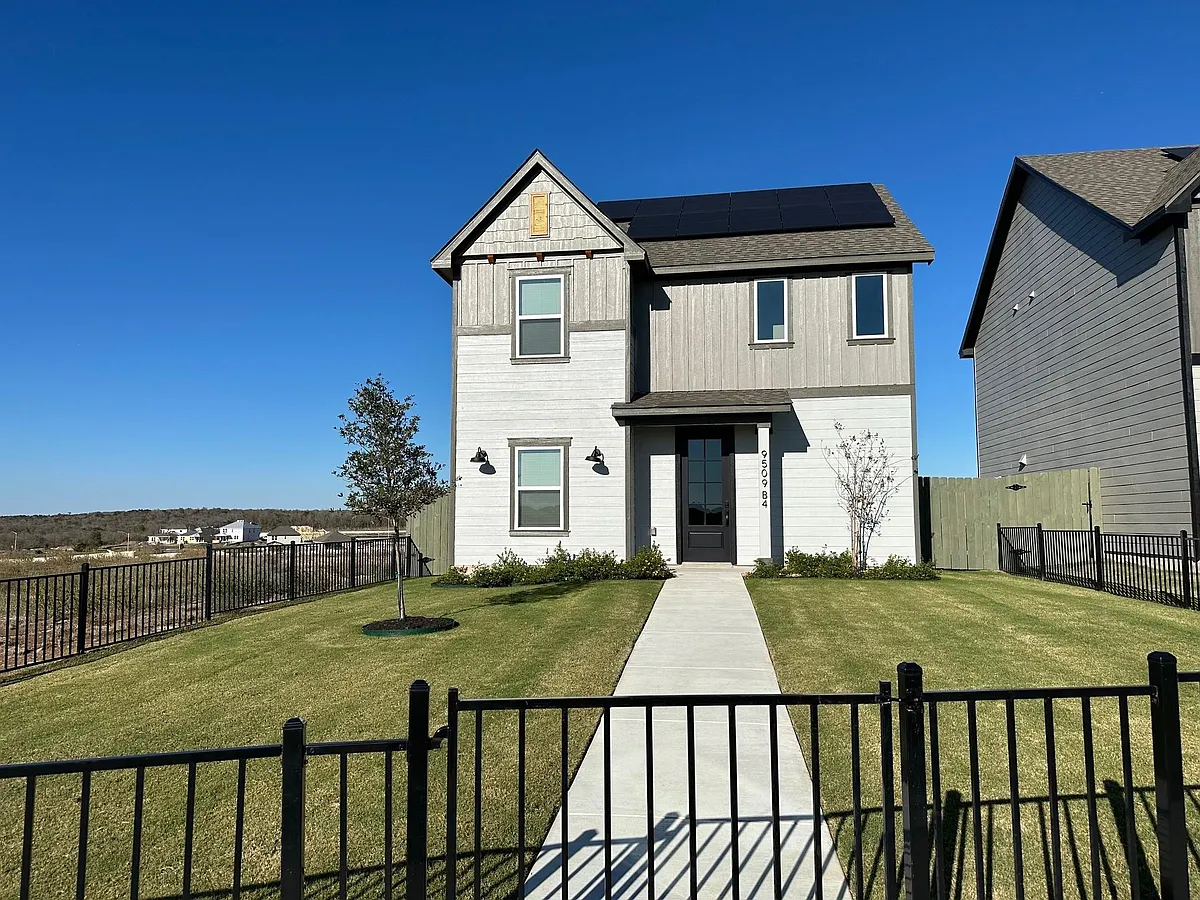 Building Photo - 9509 Demure Dr #4