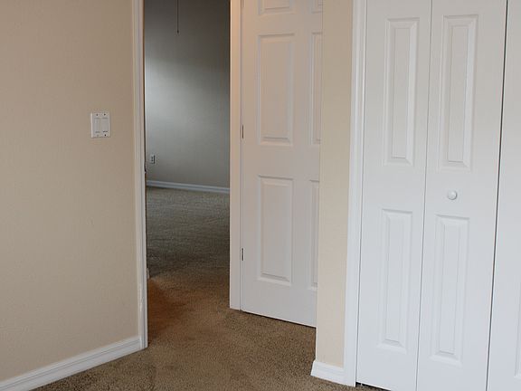 5th image of 165 Plain View Dr #B
