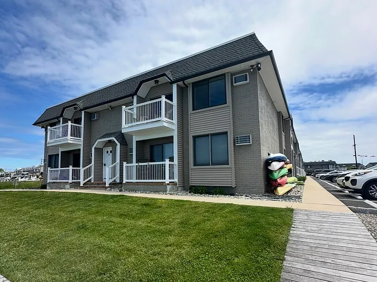 1382 Ocean Ave #19B — Photo 6