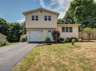 3 Barbara Ln, Camillus, NY 13031