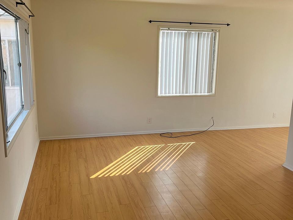 1st image of 1018 20th St APT L
