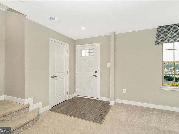 3rd image of 9537 Tall Oaks Rd