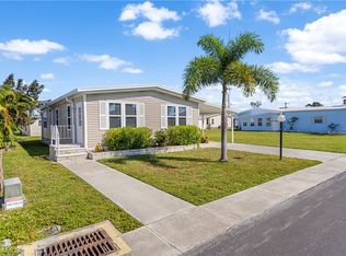 102 Sunset Cir, North Fort Myers, FL 33903