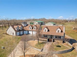 10100 S Brown Rd, Oak Grove, MO 64075