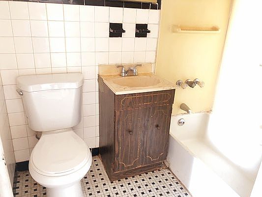 3rd image of 32-64 Steinway St #2R