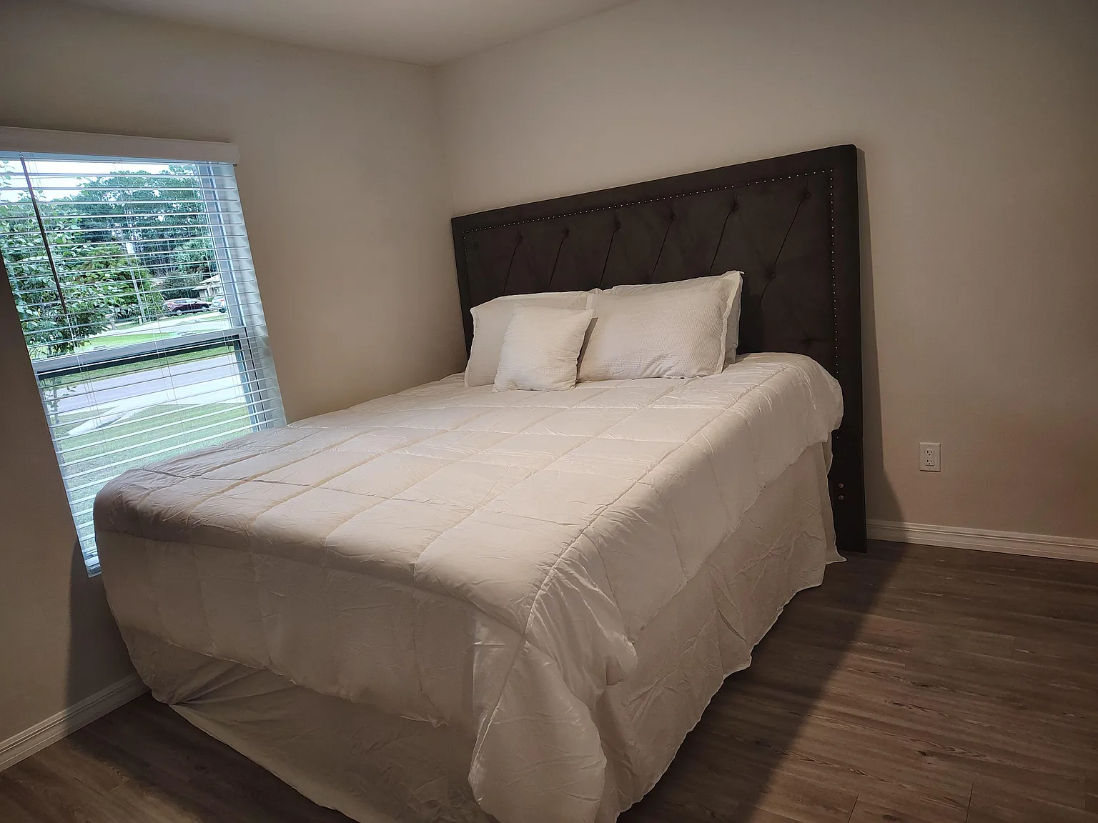 3 bed, 2.0 bath, 1000 sqft, $936 — Photo 1
