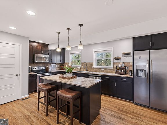 5th image of 1547 Delia Dr