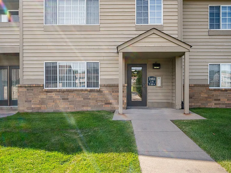 Somerset Oaks Apartments and Townhomes — Photo 15