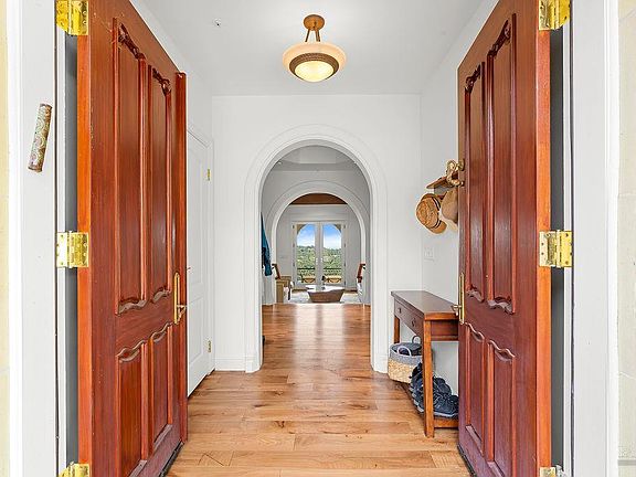 4th image of 740 Shiloh Terrace