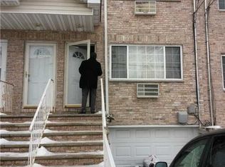 2533 Oceancrest Blvd, Far Rockaway, NY 11691