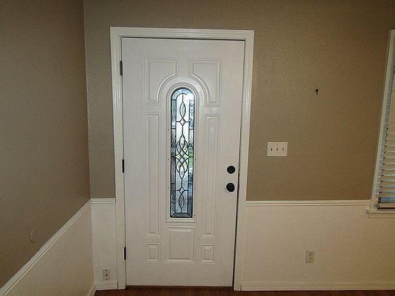 2nd image of 647 N Louisa Ave
