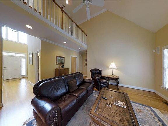 5th image of 3700 Regents Park Ln