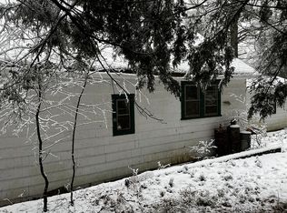 312 Twin Lakes Rd, Shohola, PA 18458