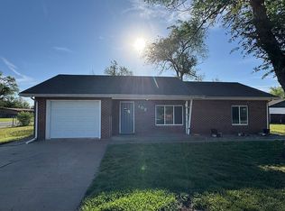 102 S Maple St, Hutchinson, KS 67505
