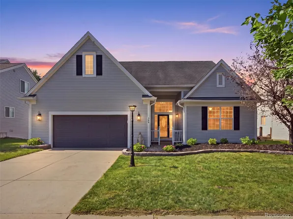900 Cross St, Oxford, MI 48371