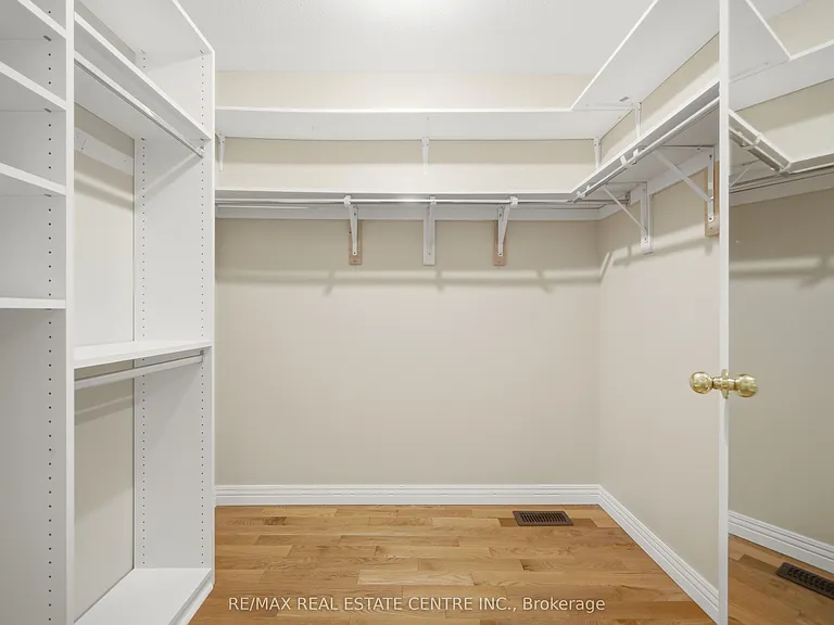 5218 Oscar Peterson Blvd — Photo 32